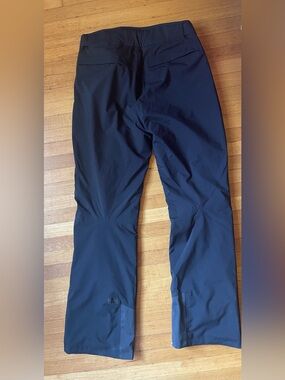 Helly Hansen women’s XL ski pant. Black. Never worn, never washed. NWOT.